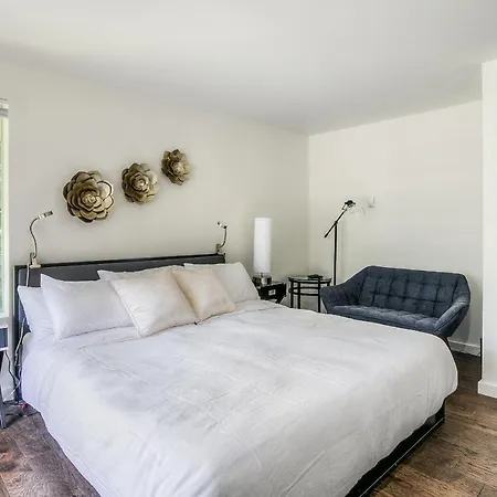 Moon River Suites #5